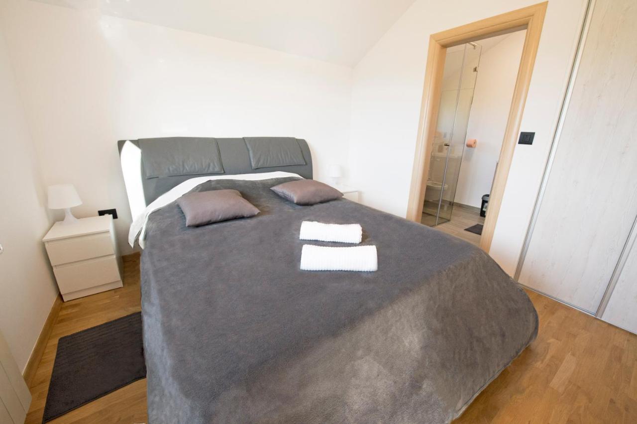 Апартаменты Apartman Grc Dugo Selo Экстерьер фото